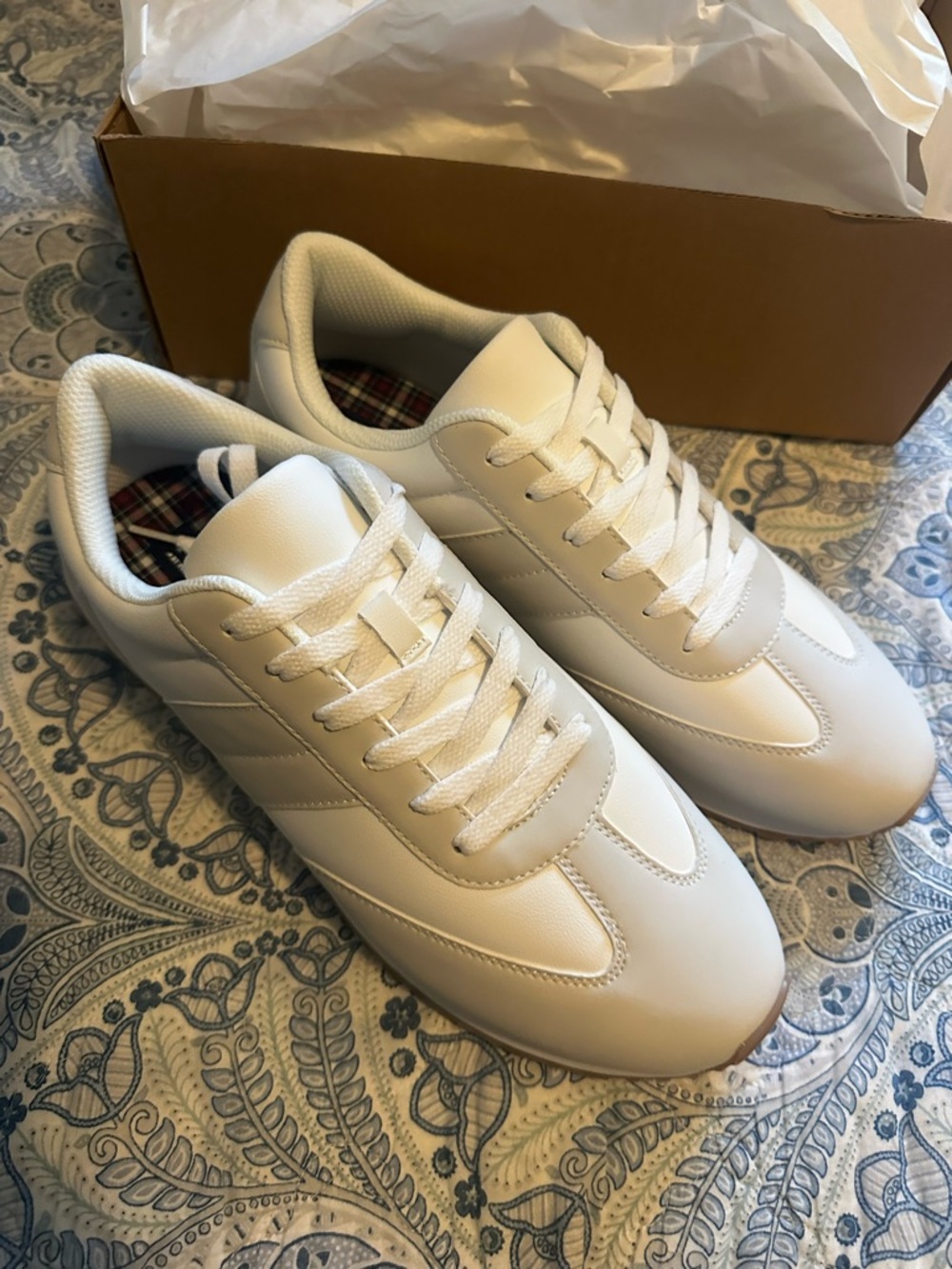 NIB Portland Forrest White Sneakers - Casual Low-Top